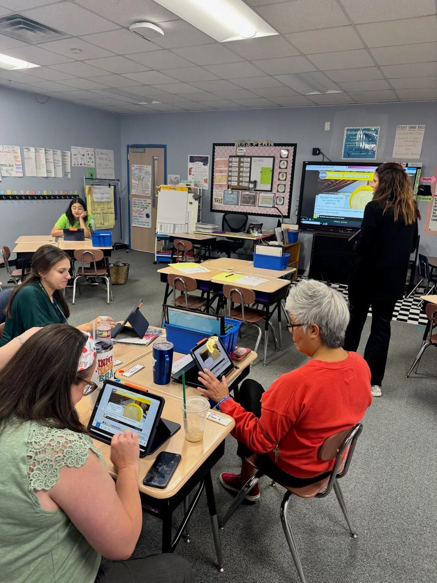 gccisd_edtech's tweet image. 📣 Learning never stops for our Elementary Ed Tech Team! We had a great day leading district PD sessions over Pear Deck and Digital Engagement Tools to help teachers make learning more interactive and fun. 📱