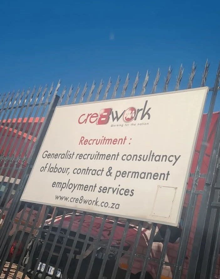 CarolBoitumelo1's tweet image. Recruitment agency: Cre8work (Edenvale)

Requirements...
• Updated CV
• Matric 
• Other qualifications (If you have)
• ID copy
• Drivers license (If you have)
 
Cre8work job criteria...
• Call centre agents
• Administrator 
• Drivers
• Welders
• HR Officers 
• General…