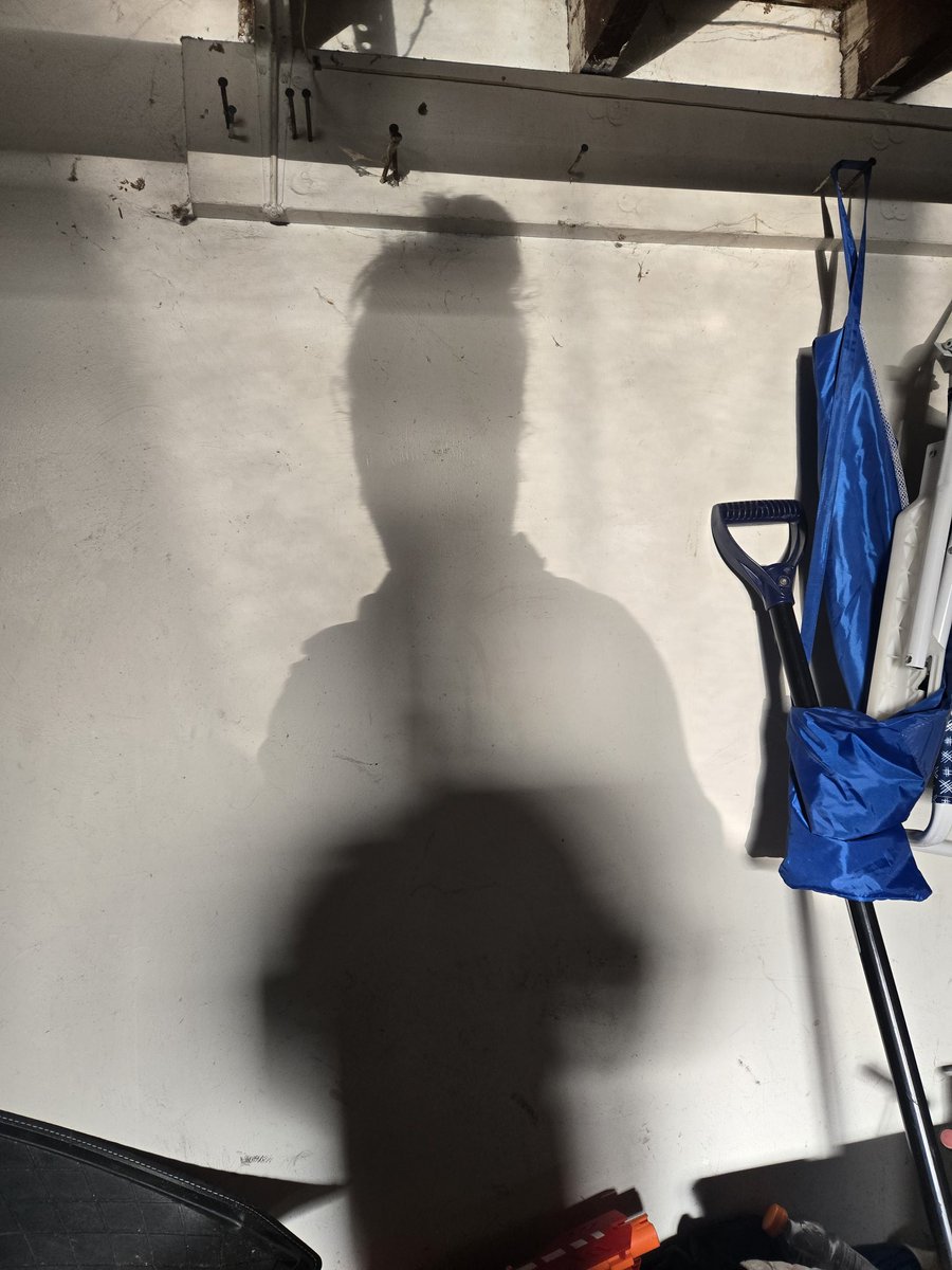 I have the same silhouette as Jesus if he tied his hair up. Too bad for him hairties weren't invented until 1217.