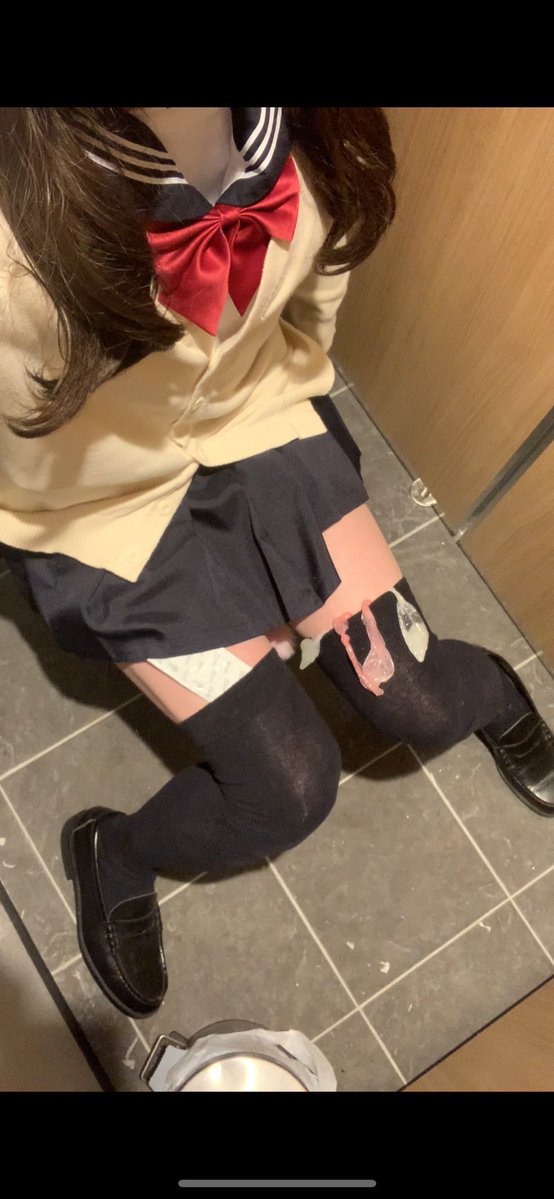 このポストが30RP超えたら画像のおもちゃとお尻にもおもちゃ挿れてビデボの中散歩しますw