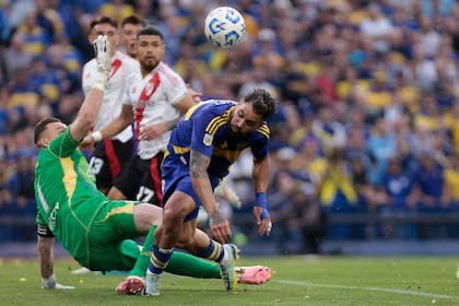🖥️ En el VAR del superclásico estará Héctor Paletta

👉 En 2023 anuló el gol de Edinson Cavani por un supuesto offside en el que se marcaron mal las líneas

👉 En 2024 no cobraron un claro penal de Armani a Milton Giménez en tiempo de descuento 

👀 Guardia alta…