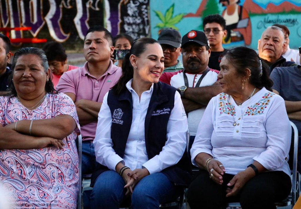 Gobernar es estar cerca de nuestra gente. 💙

En la Colonia Villareal escuché a vecinas y vecinos, compartimos avances y propuestas para seguir construyendo un #Irapuato con más oportunidades para todas y todos. 💪✨

#ConRumboClaro