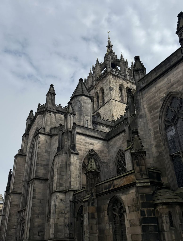 Wanderlusting Travel Bug tweet media