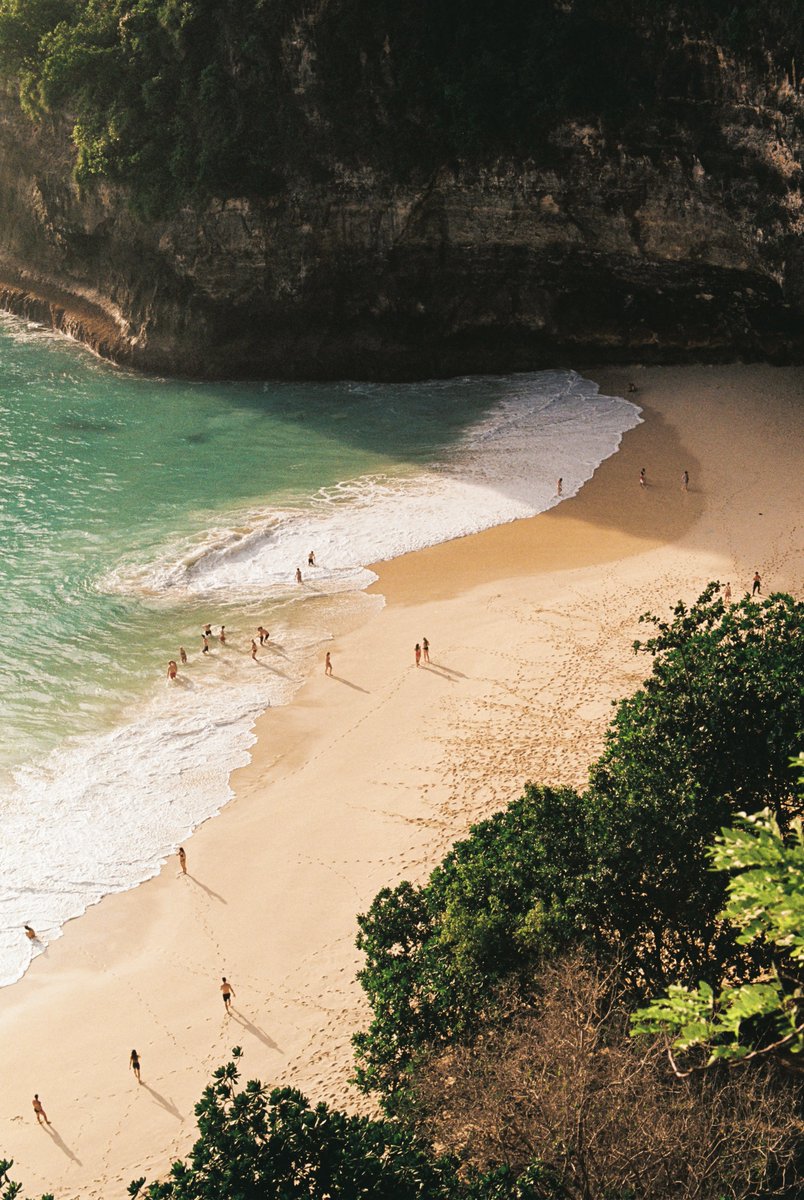 simonribc's tweet image. Bali days on film