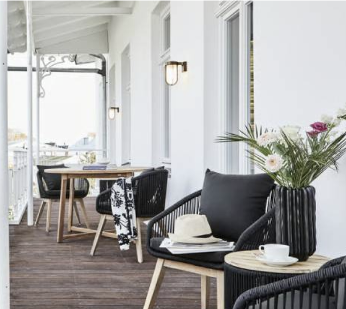 sparksdirect's tweet image. ✨ Witness lighting in its finest form! Explore how Astro Lighting wall, ceiling &amp;amp; table lamps transform the stunning Villa Esperance into a sanctuary of elegance and atmosphere.

👉 sparksdirect.co.uk/blog/astro-wal…

#LightingDesign #InteriorInspiration #AstroLighting