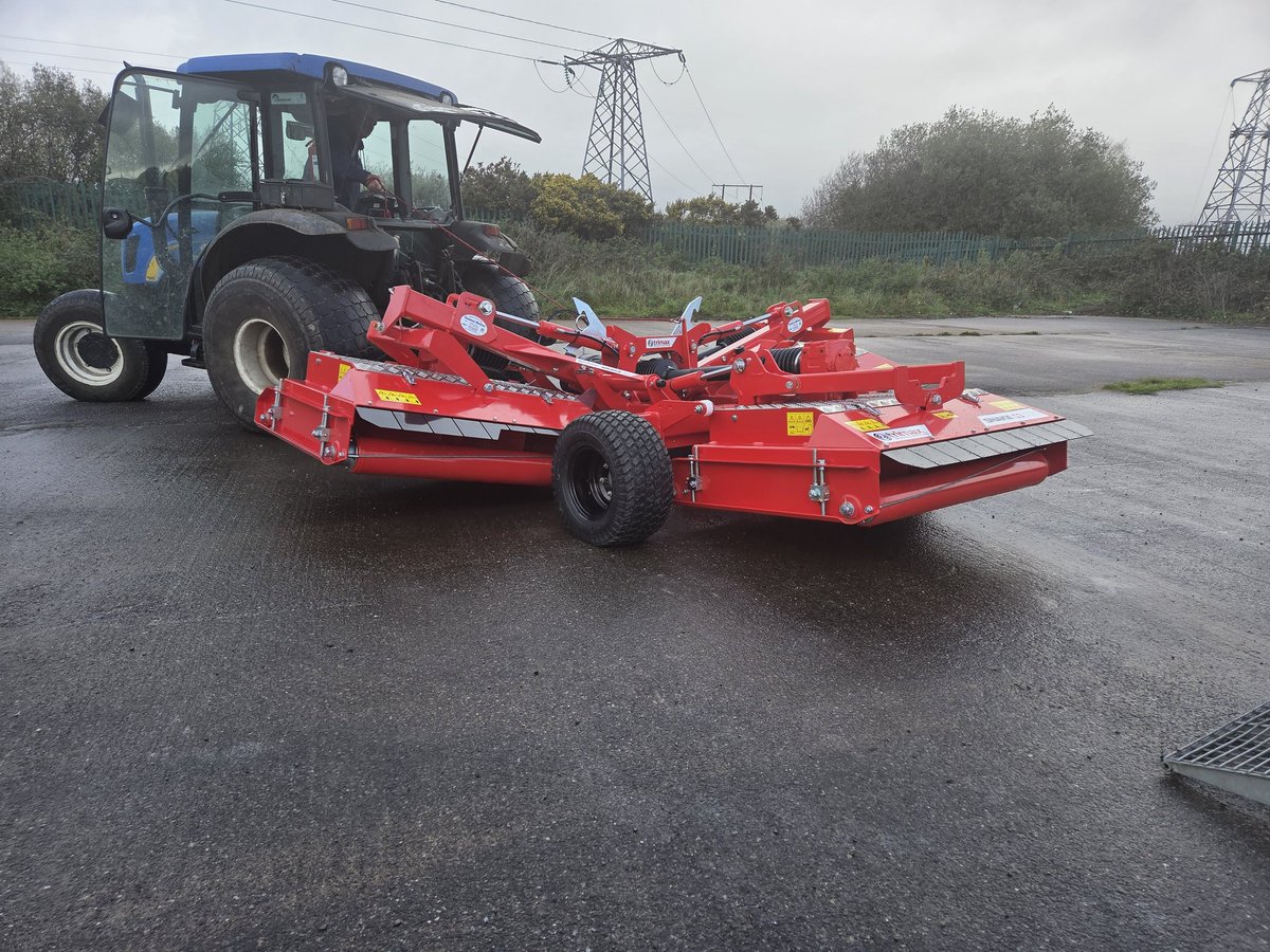 weldonmowers's tweet image. ✅ Another Quality Machine Delivered!

We’re delighted to announce that this brand new Trimax Snake 320 has been sold and delivered to Nemo Rangers GAA  ⚽

#Trimax #Snake320 #TurfCare #GroundsMaintenance #SportsTurf  #QualityMowers @trimaxmowingsystem @NemoRangersGAA nemo