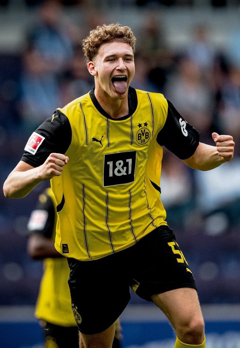 Le jeune defenseur du Borussia Dortmund Elias Benkara va honorer sa première sélection avec l'Algérie 🇩🇿❤️