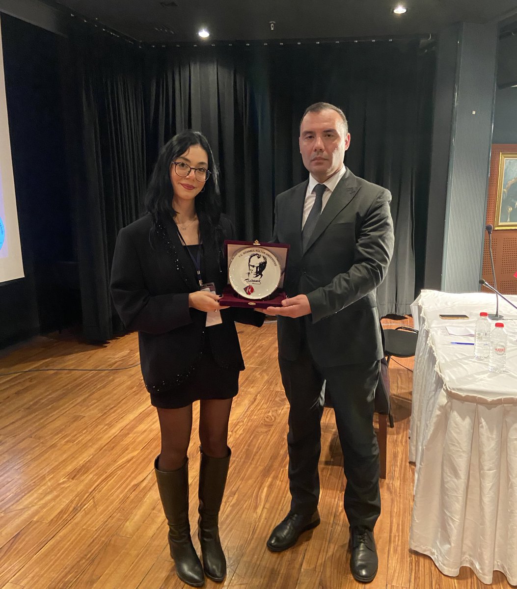 Çok kıymetli,çok kibar,çok babacan bir avukat.Tanıştığıma çok memnun oldum.
<a href="/AVHAKANCATAK/">Hakan Çatak</a>