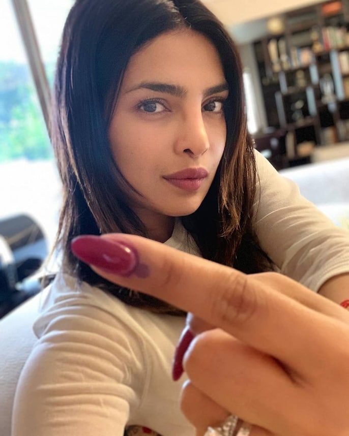 <a href="/KanojiaPJ/">Prashant Kanojia</a> <a href="/ECISVEEP/">Election Commission of India</a> आज प्रियंका न्यूयोर्क से आकर शीतल बन गयी क्या