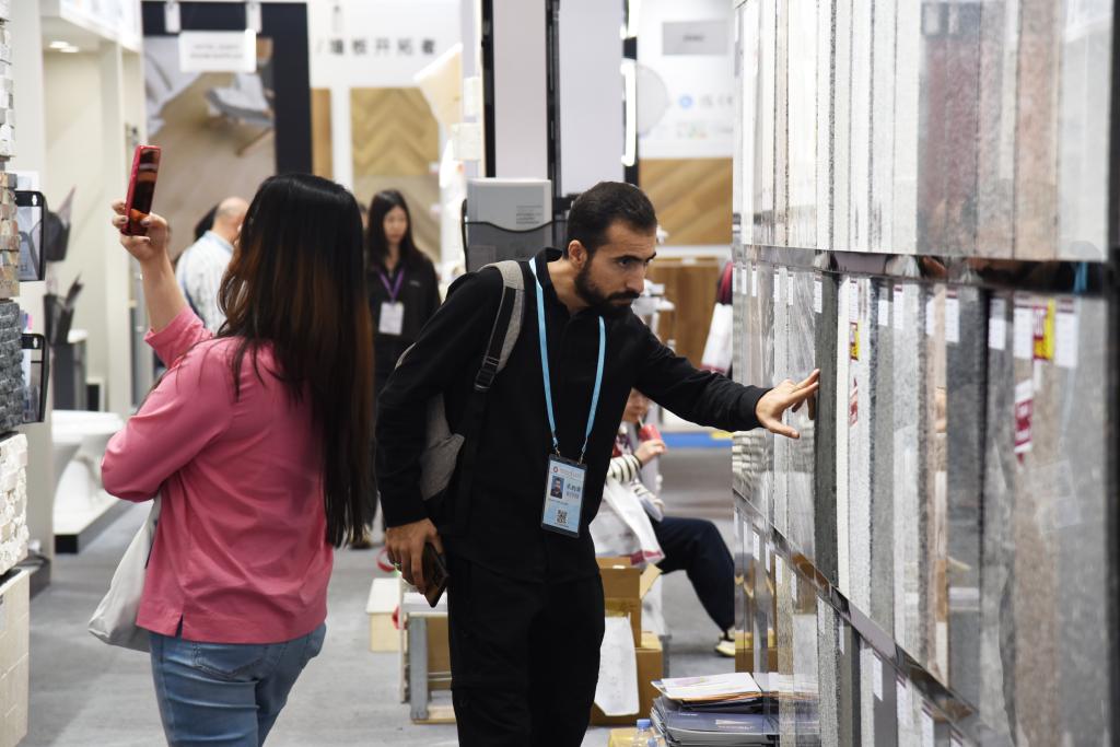 Embassy of China in the Netherlands tweet media