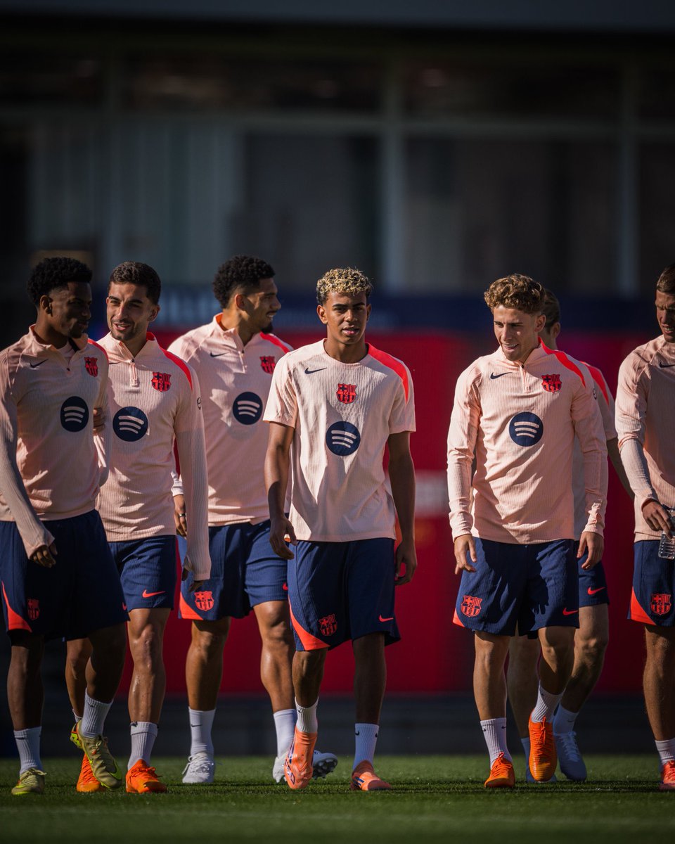 I disagree with anyone who say the defence is 100% the problem of Barcelona, the real problem is the intensity of the player is very low, the attack and midfield are not helping in marking the ball, the midfielder can’t win any tackle. Is a shame