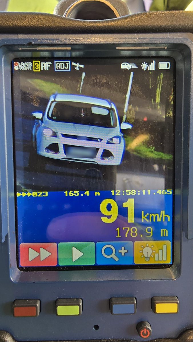 👩‍🦰Nastolatka straciła prawo jazdy za zbyt szybką jazdę w terenie zabudowanym🚙

👮‍♀️👮Policjanci bolesławieckiej drogówki zatrzymali na 3 miesiące  prawo jazdy kierującej, która w terenie zabudowanym przekroczyła  dozwoloną prędkość o ponad 50 km/h. 19-latka został ukarana mandatem