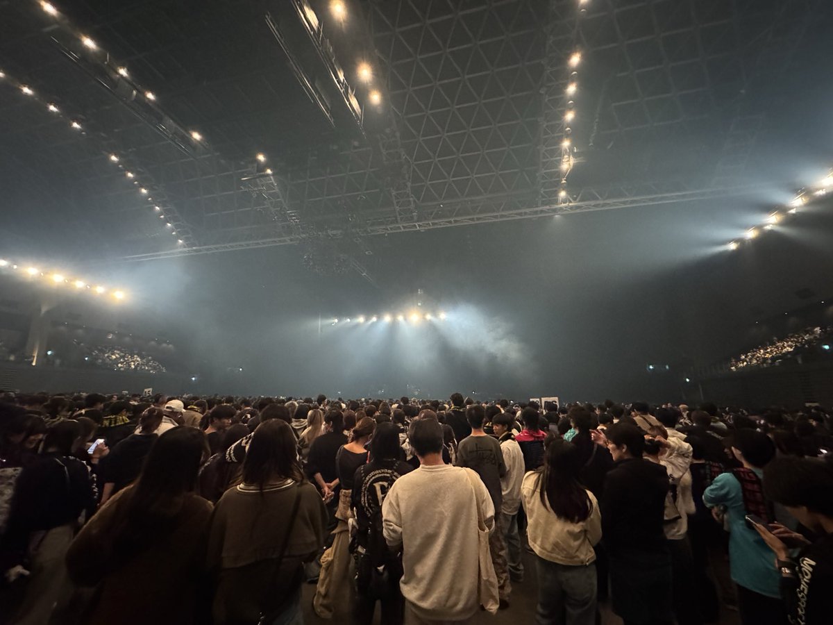 Ren6322's tweet photo. 開始まであと10分‼️
#RADWIMPS20th_TOUR https://t.co/DzJJQrGkU2
