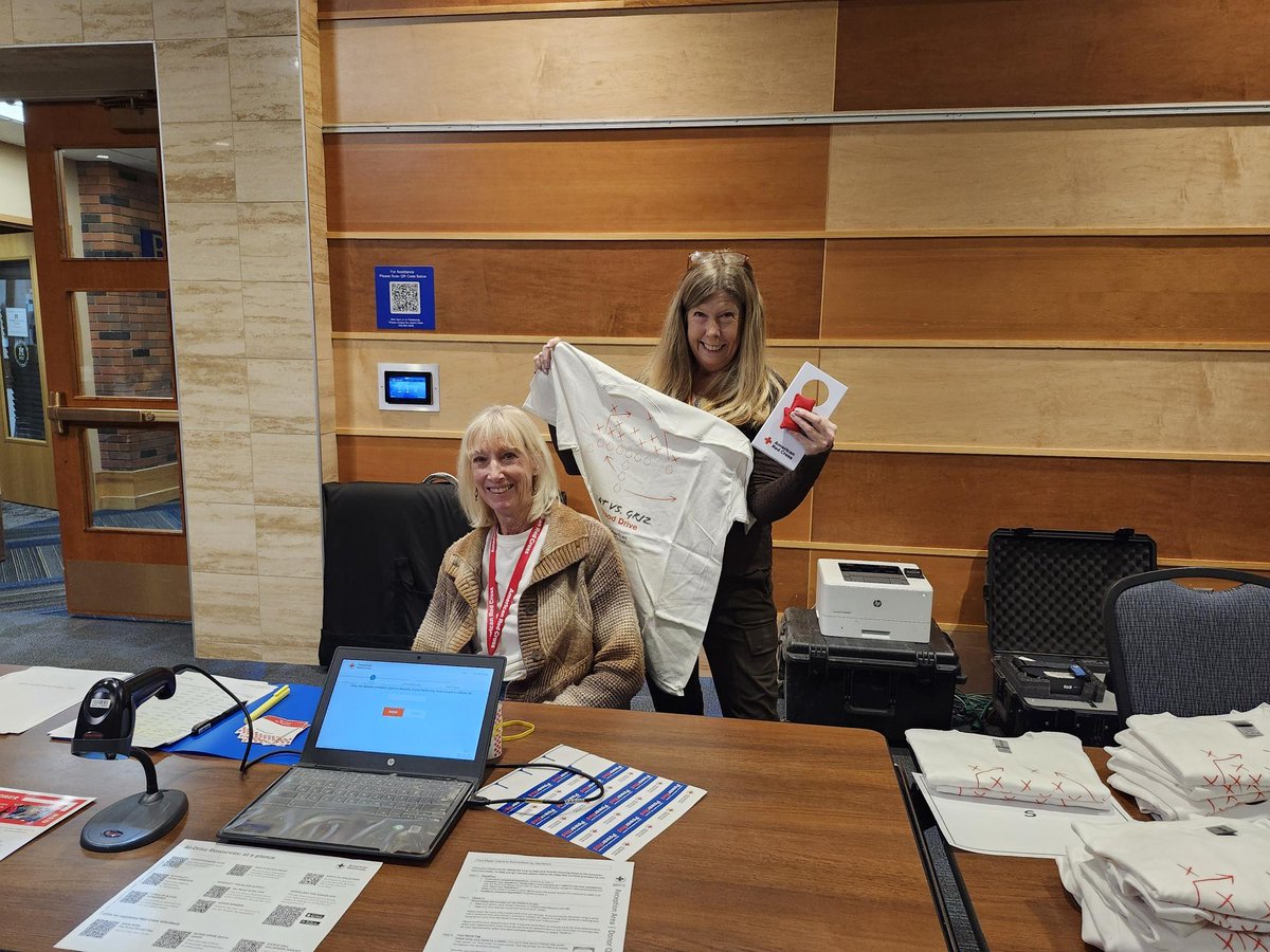 🏈❤️‍🔥 The #CatGrizBloodBattle is on! Bobcats 🐱 struck first on Wednesday and gain even more ground TODAY —  and soon it’s the Griz’s 🐻 turn to even the score by rolling up a sleeve next week.🩸

📲 RedCrossBlood.org | Codes: GRIZCATCHALLENGE / CATGRIZCHALLENGE