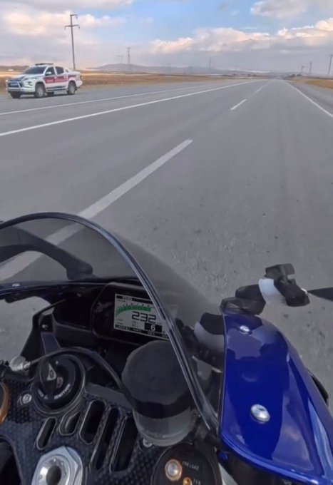 G5EBob6XcAAOWKF?format=jpg&name=small