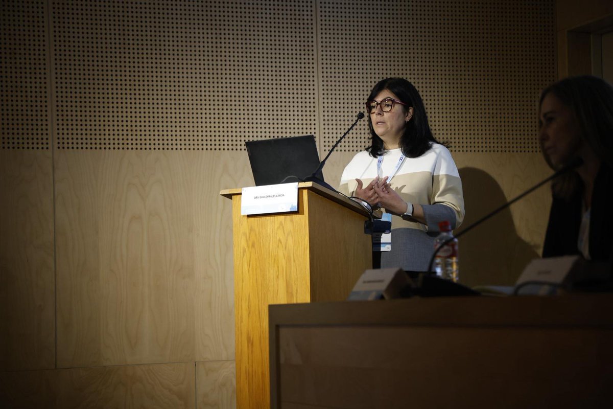 En la mesa del #SimposioSEOR25 "Hacia la Innovación mediante la colaboración",  los Dres. Guy Vieira , Jesús Armando Felix Leyva y Eva Corrales García explican la situación y retos de la Oncología Radioterápica de #Portugal #latinoamérica y #España.

#radioterapia