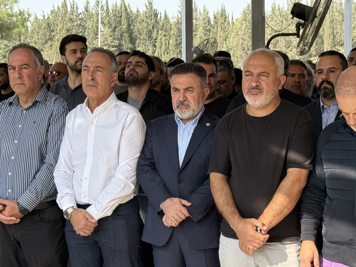 RAFET MİLLİ SON YOLCULUĞUNA GÖZYAŞLARI İÇİNDE UĞURLANDI 

Adanamızın değerli ve hayırsever ailesi MİLLİ ailesinin evladı RAFET MİLLİ Sevenleri ile birlikte iş, sanat ve politika eksenli aile dostları tarafından son yolculuğuna gözyaşları ile uğurlandı 

Merhum kardeşimize ALLAH