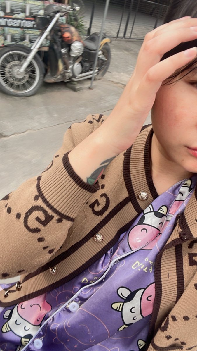 Pingpy12's tweet image. ตื่นเย็น กิน อาบน้ำ ทำงาน กลับห้อง นอน ชีวิตวนงี้ เขาก็ไปกับใครต่อใครแล้ว วุ้ย🫩