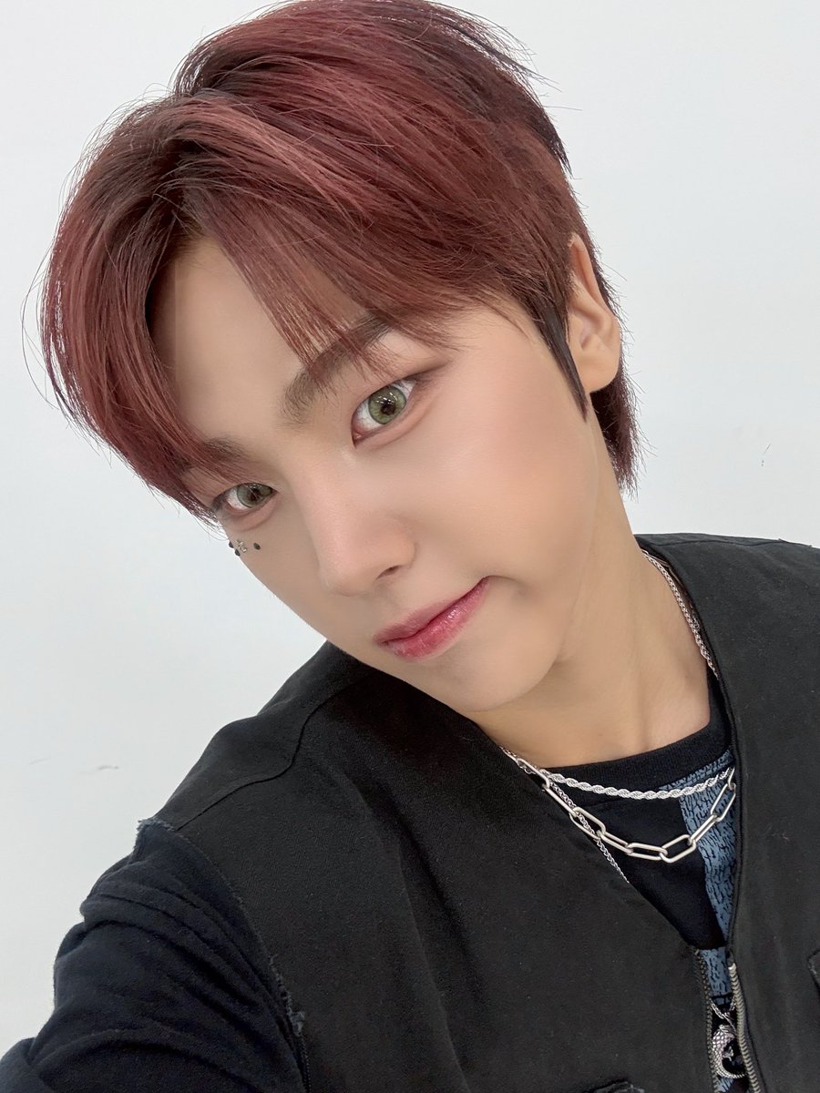 nchiveofficial's tweet photo. [#엔]
빨간 머리 N이 왔습니당❤️‍🔥
사랑해여🥰 
#NCV #NCHIVE #엔카이브
#N https://t.co/I2RGFIkU4e