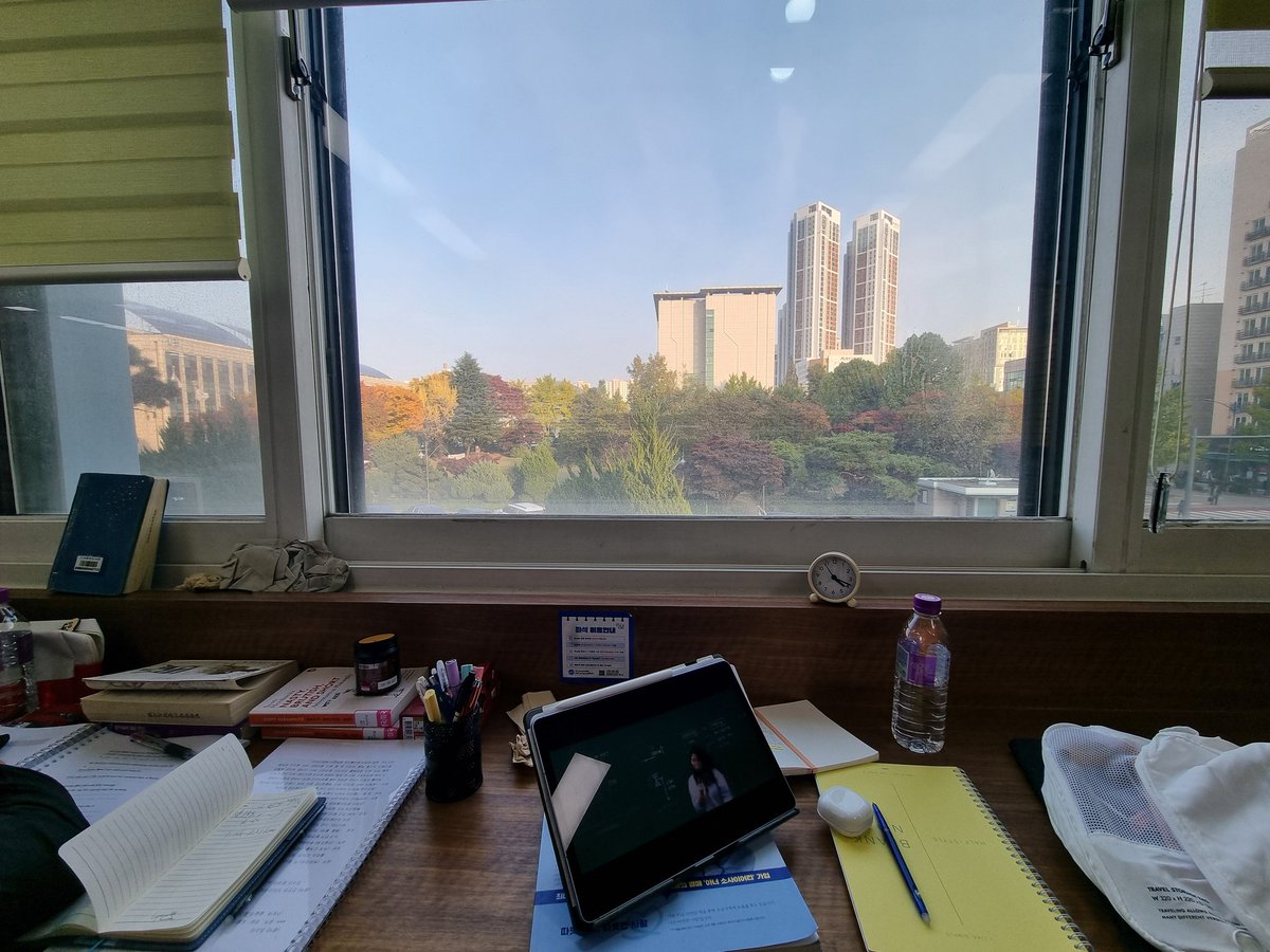 JEE711924024421's tweet image. 관련법규: 2과~8과 🔥 총 7강의 완료 ✅️
한국사: 아직 못했고 22시까지 3시간 예정!! #공부계트친소 #공부계 #공시 #한국사능력시험 #한능검 #한국사 #트친소