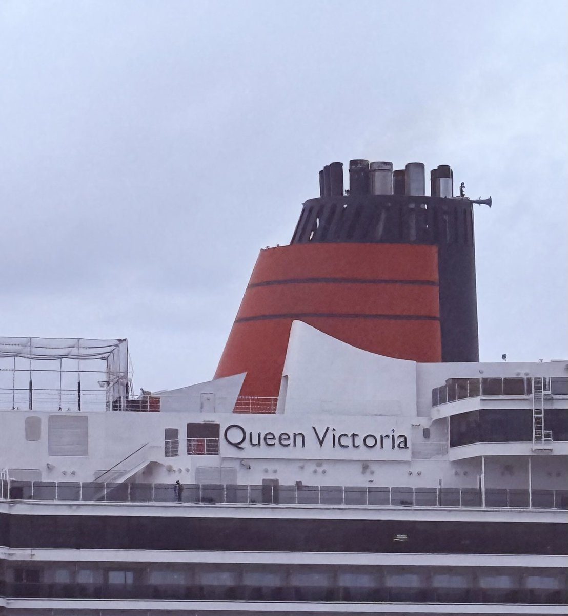 Solarglide's tweet image. Solarglide are visiting the mighty Queen Victoria today for an installation project. The distinctive red funnel awaits the team as they embark in Southampton. 🚢⚓️🛟
#solarglide #cruiseship #maritime #queenvictoria #Southampton #ship #travel