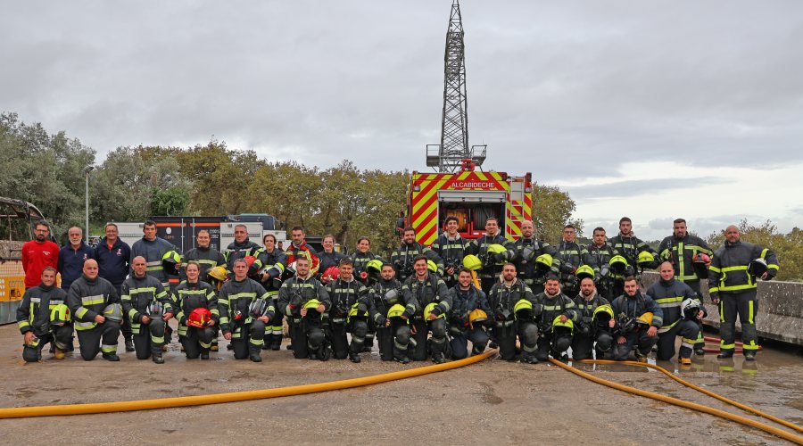 FORMAÇÃO DE FORMADORES || A #ENBombeiros acaba de formar 12 novos formadores na área técnica de Acidentes com Matérias Perigosas, que irão reforçar a formação que é ministrada aos Bombeiros em todo o território nacional:
enb.pt/noticias/235-e…