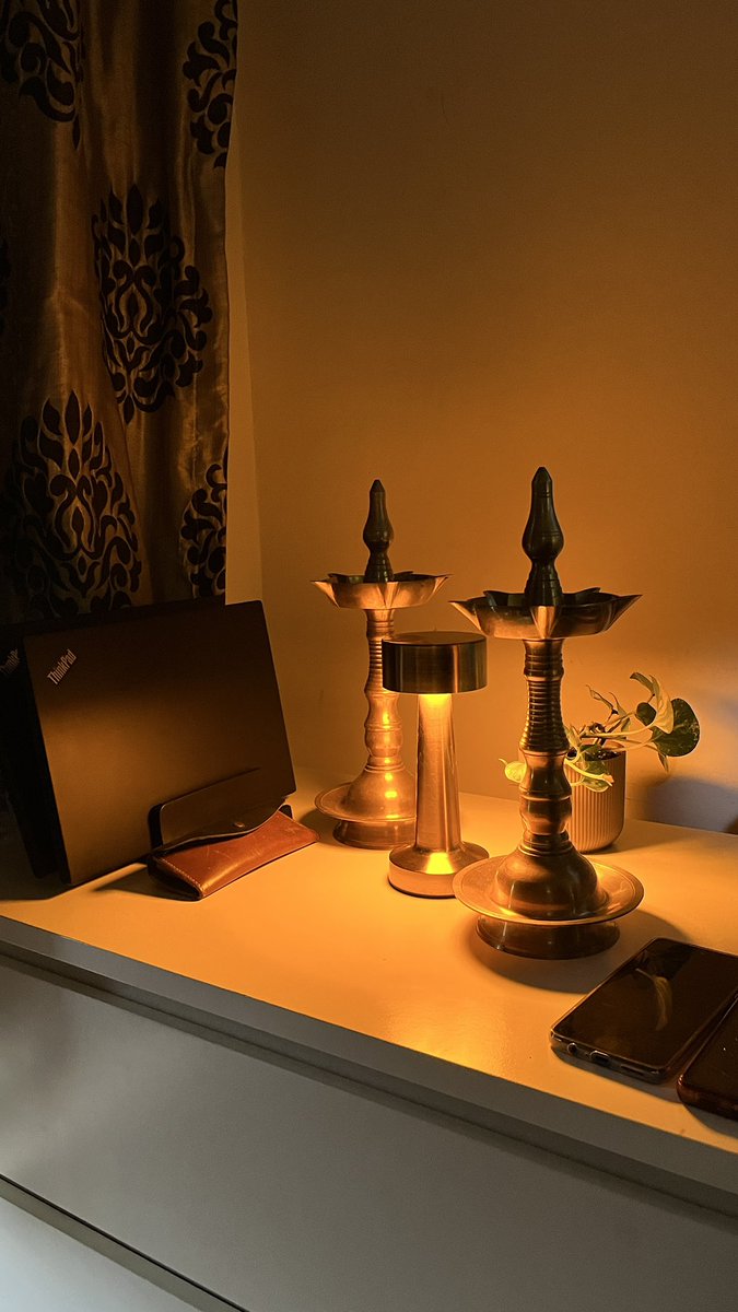 proxax's tweet image. Look ma, no printer.