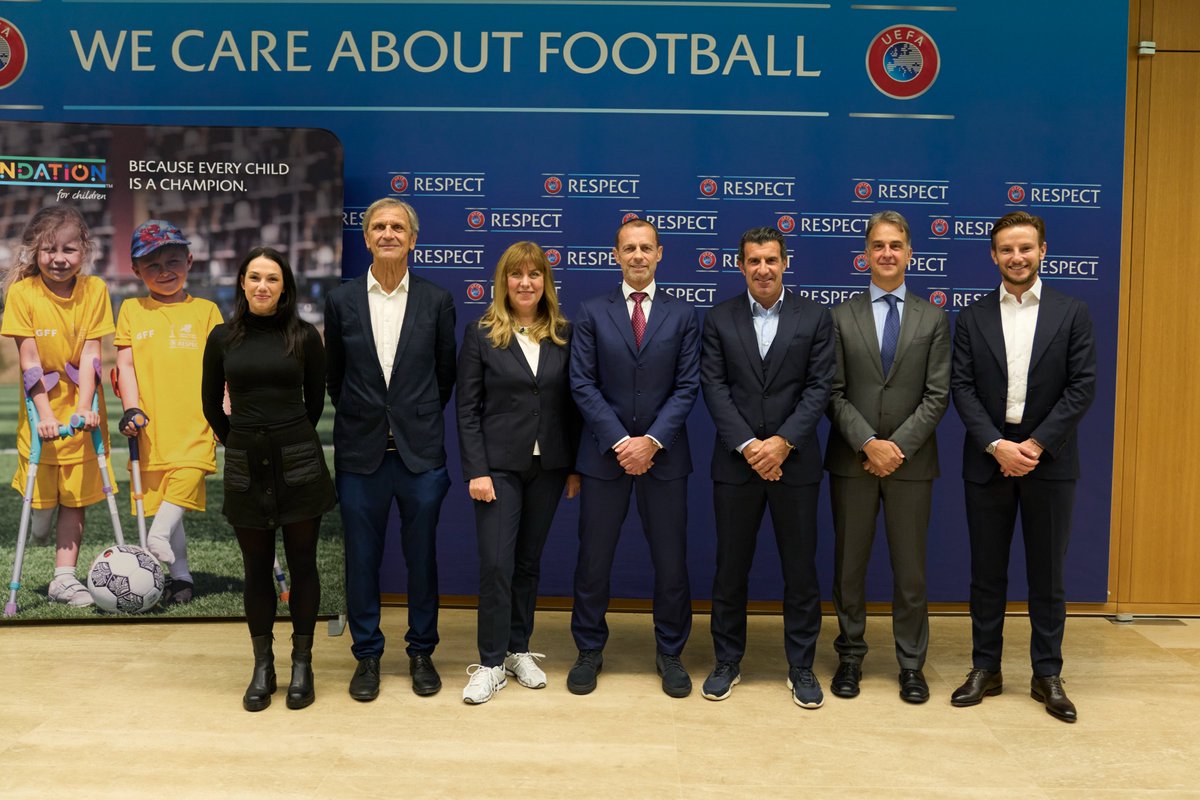 Xotinim bilan mehmonxonada juda chiroyli jinsiy aloqa porno video Ular juda xilma-xil jinlar