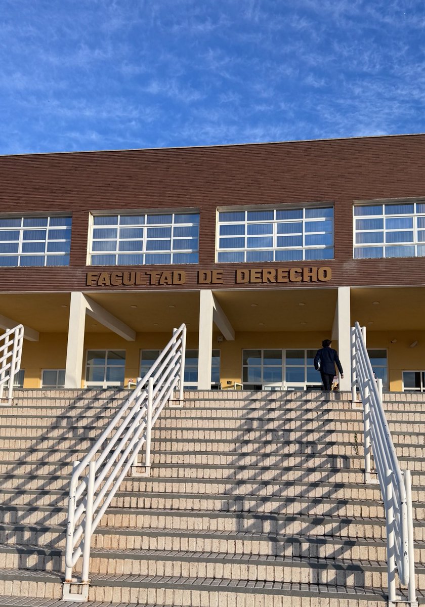 FundacionMSD's tweet image. Iniciando el XI Memorial Manuel Serra Domínguez en la Facultad de Derecho de la Universidad de Málaga! Con un programa muy actual sobre el Poder judicial independiente como garante del Estado de derecho 🧐

#derechoprocesal #uma #juristas