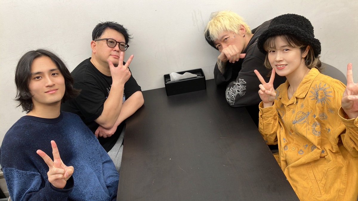 turkey696's tweet photo. 本日、明後日行われるHanaちゃんのライブリハでしたー！ベースのJu-kenさん、鍵盤の入江君、お初でしたが凄く楽しくリハ出来ましたよー！刺激いただきました。後、マストですが、Hanaちゃん可愛い！ https://t.co/uZWJ3mY1Of