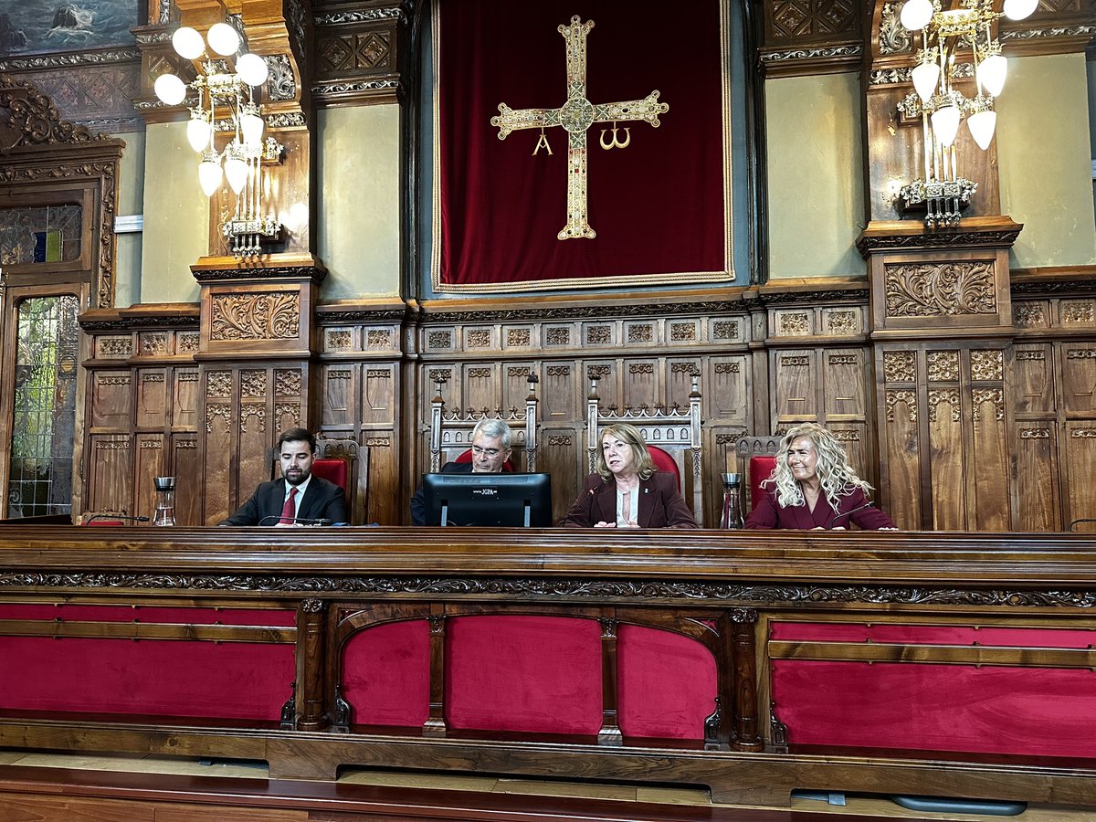 Arrancan las IV Jornadas de la Asociación de Delegad@s de Protección de Datos de Parlamentos. Este año hablamos sobre Inteligencia Artificial. <a href="/JuntaAsturias/">Junta General del Principado de Asturias</a> <a href="/AEPD_es/">Agencia Española de Protección de Datos</a> <a href="/cotino/">Lorenzo Cotino Hueso</a>