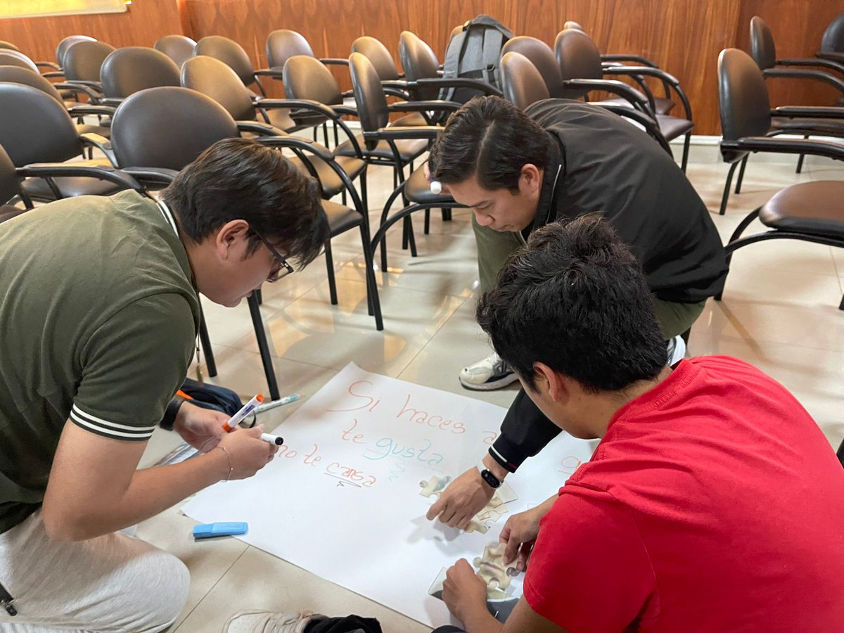 SAGRADOSHHSSCC's tweet photo. Un espacio de aprendizaje y reflexión sobre la vida y obra del Beato Luis Variara SDB., vivido, en la Casa Salesiana de Formación de la ciudad de Quito.  Espacio orientado por la Hermana Carmen Alicia - superiora de la Delegación Madre Ana María Lozano.
#HHSSCC #Variara https://t.co/F5cFvLNwaf