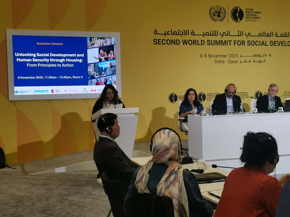📍<a href="/UNhumansecurity/">UN Human Security</a> session on Unlocking Social Development &amp; Human Security
🏡Rania Hedeya from <a href="/UNHABITAT/">UN-Habitat</a> stresses that aligning housing strategies w/ SDGs is key. 
Success depends on coordinated action &amp; on recognizing housing as a public good &amp; a human right.
#SocialSummit2025