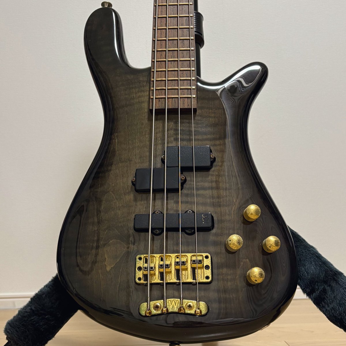 自分、Warwickの音出せます
相棒🥁から相棒🎸を預かりまして。