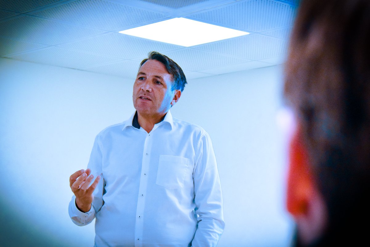 🧬🗣️𝐖𝐨𝐫𝐤𝐬𝐡𝐨𝐩 - Comment verbaliser l’ADN de ma marque? 

C'était hier chez Marseille Innovation, avec Frédéric Barret, notre MIexpert en branding et communication, autour d’un workshop exclusif pour nos startup .✨

🌐En savoir + sur MI : marseille-innov.org