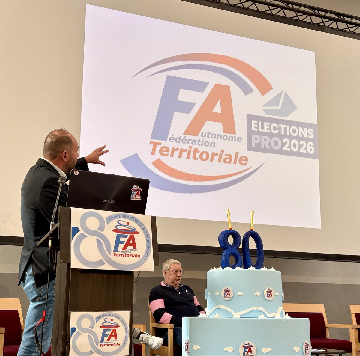fa_fpt's tweet image. #EP2026 🗳️ Le comité fédéral de la FA-FPT est l’occasion de lancer officiellement les élections professionnelles 2026, avec la présentation du logo par notre pôle Développement et son Vice-président Laurent Rovira
