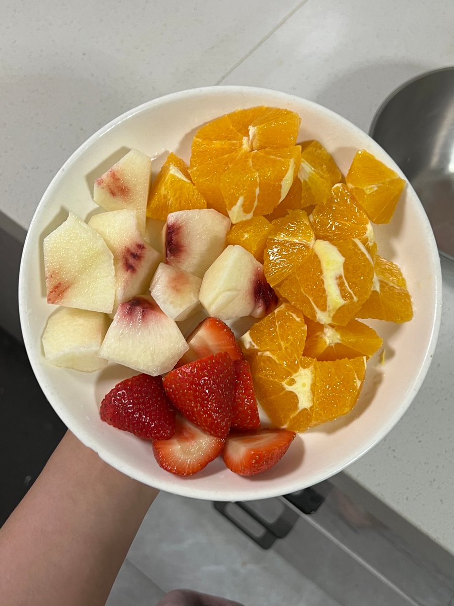 ももを切ったら、思ったよりジューシーでテンション上がった