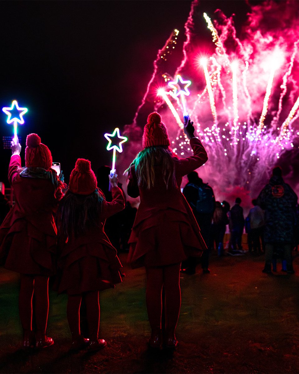 UtilitaBowl's tweet photo. 🎆 The South’s #1 Fireworks Party is SOLD OUT!
 
We can’t wait to welcome a full crowd for an unforgettable night of fireworks and family fun 💥

🚪 Gates open 6pm
🎇 Fireworks 7:30pm
🎢 Fairground rides before &amp; after the show

📖 Visitor guide 👉 https://t.co/gSrvMBRQ2t https://t.co/aBZFZIazWG