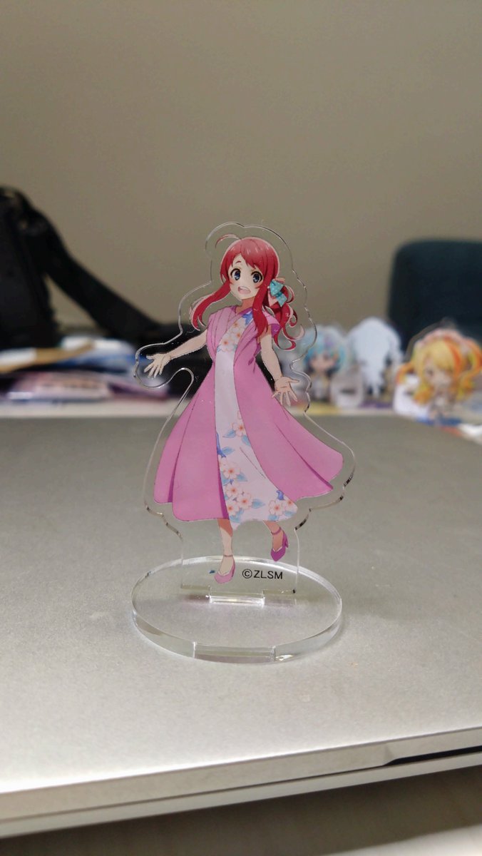 【ゆるぼ　交換】
SAGA MADOのアクスタさくらさんと同じくSAGA MADOの純子さん交換してる方いたら連絡下さい
とってもかわいいです