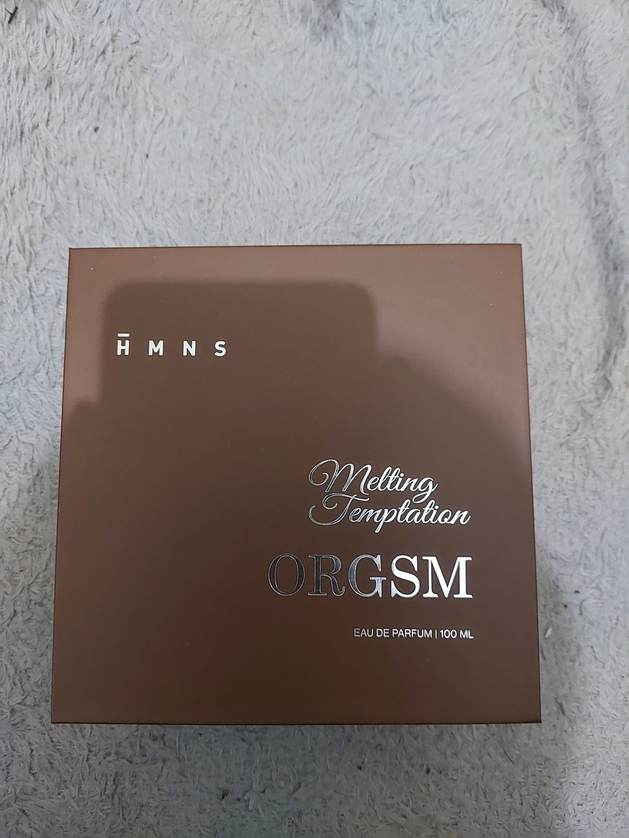 rawrrrtbl's tweet image. Arghh sampe jugaaa! 
Thankyouu kak banyuu @BanyuSadewa dan @HmnsId 
Akhirnya keturutan juga dapet varian Orgasm Melting inii. Pas itu war tpi ga dapet 😭
Ofc wanginya suka bangett, apalagi masuk musim hujan ginii. Cocok juga buat dipake occasion christmas mext month 😍