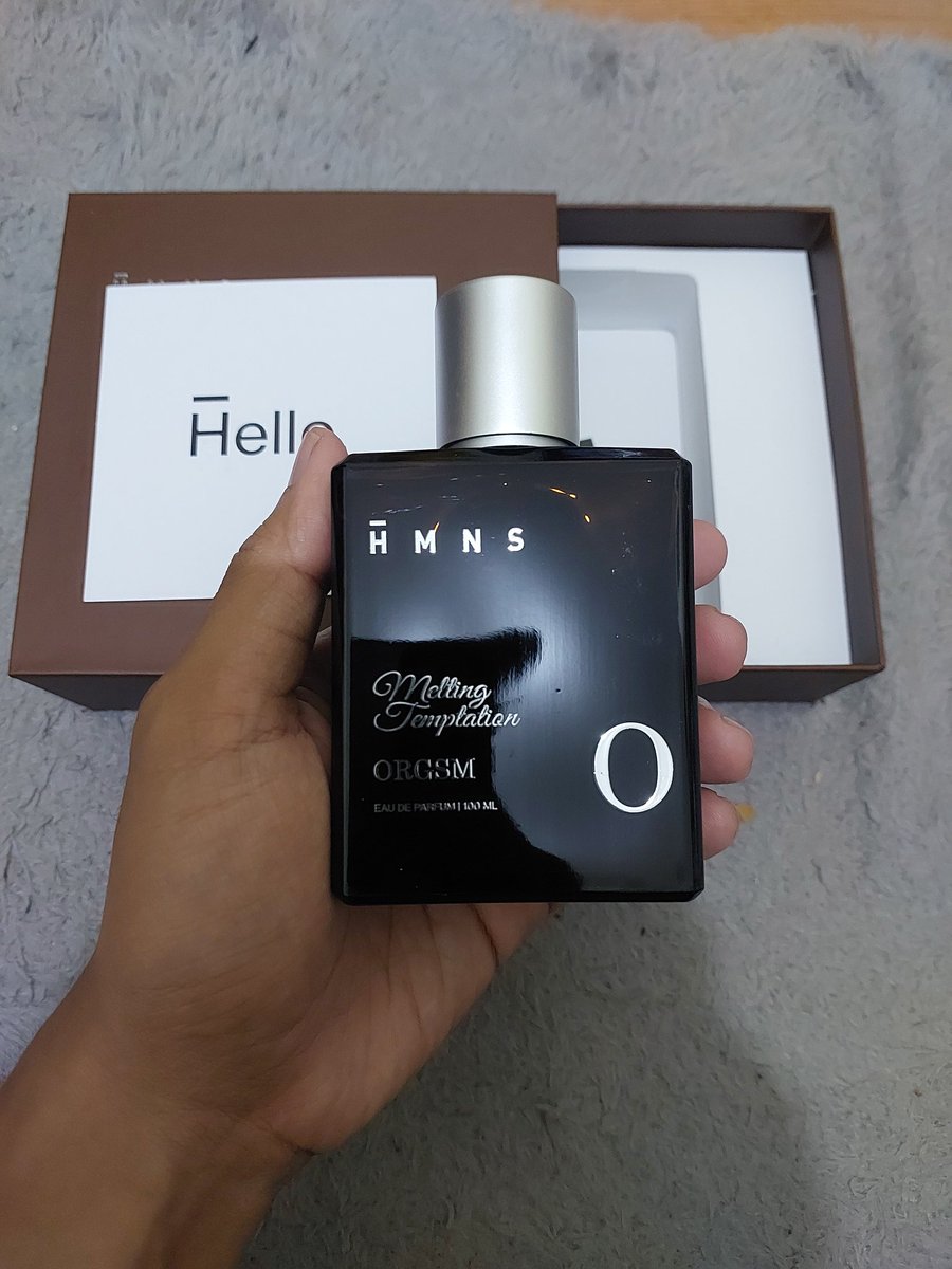 rawrrrtbl's tweet image. Arghh sampe jugaaa! 
Thankyouu kak banyuu @BanyuSadewa dan @HmnsId 
Akhirnya keturutan juga dapet varian Orgasm Melting inii. Pas itu war tpi ga dapet 😭
Ofc wanginya suka bangett, apalagi masuk musim hujan ginii. Cocok juga buat dipake occasion christmas mext month 😍