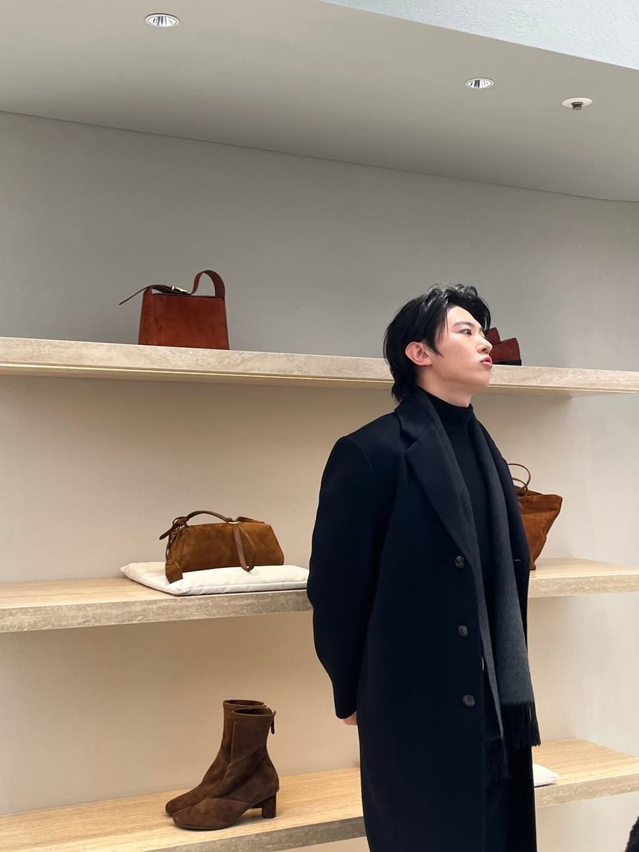 cn061201's tweet photo. 251105 덱스 인스타🖤 https://t.co/mW9h77Ihzi