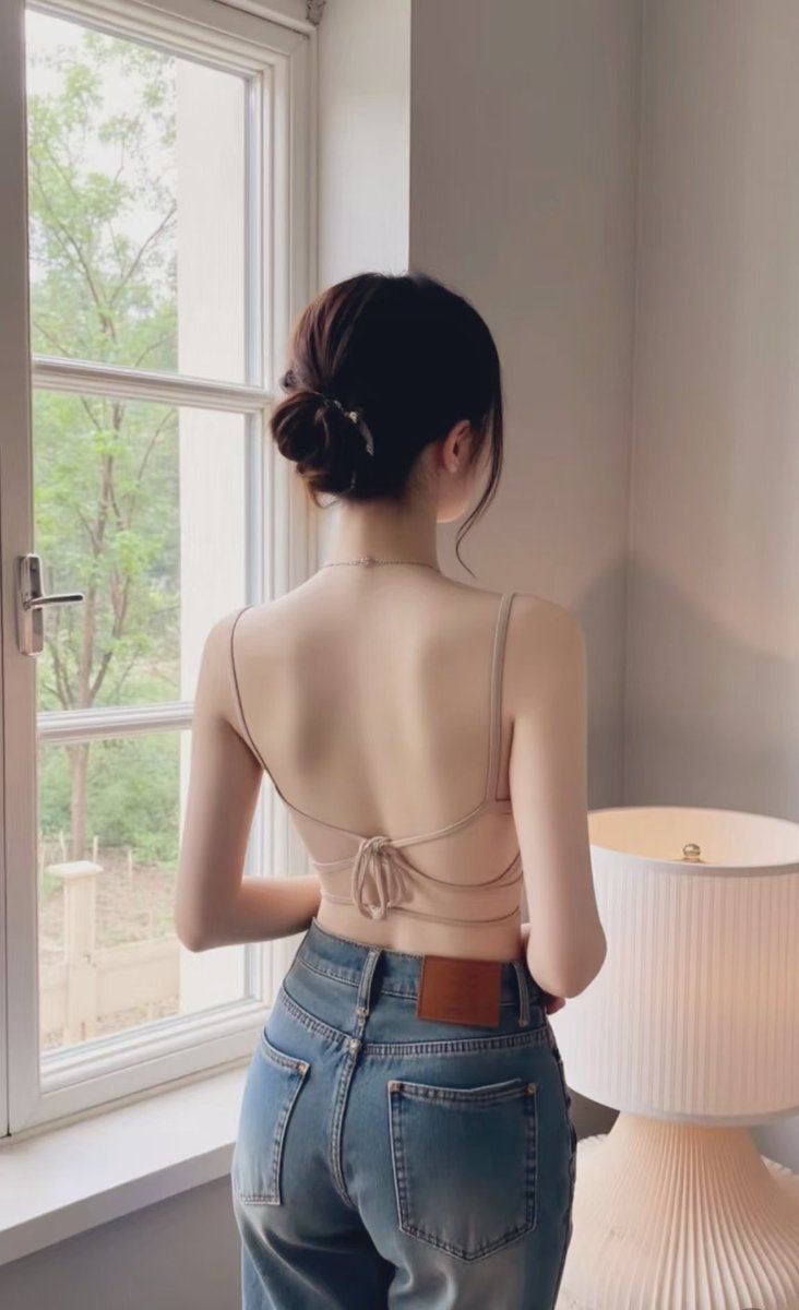 今天约了个弟弟，他说我背好美，臭美一下  #母狗 #意淫 #曝光 #打分 #评价 #反差