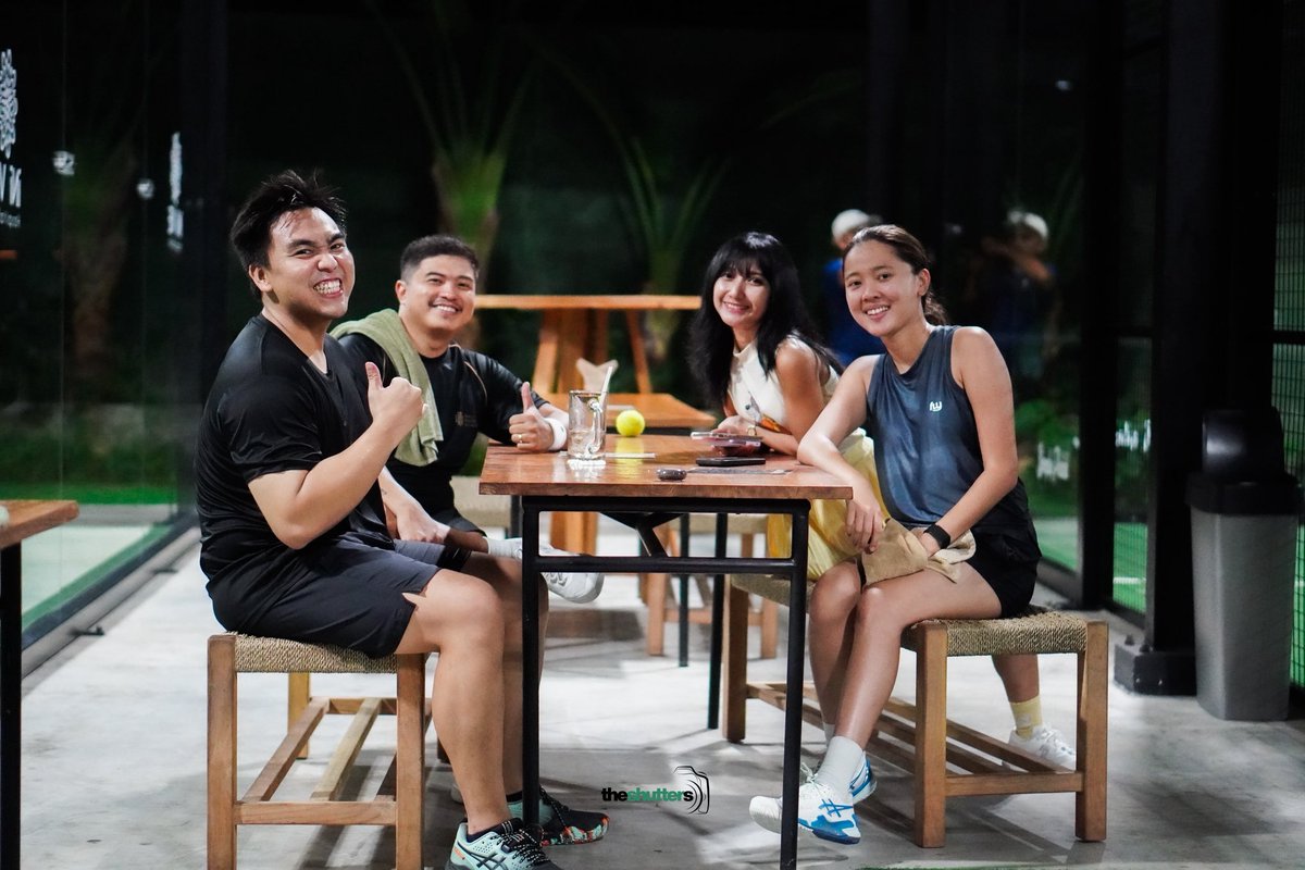 dewagedeary's tweet photo. Side job jadi host plus include dokumentasi seperti ini 
Iyaaa kalo lagi main di bali 
Mangga bisa mampir ke instagram
https://t.co/56bolgzYnU https://t.co/j8pkNFDnHk