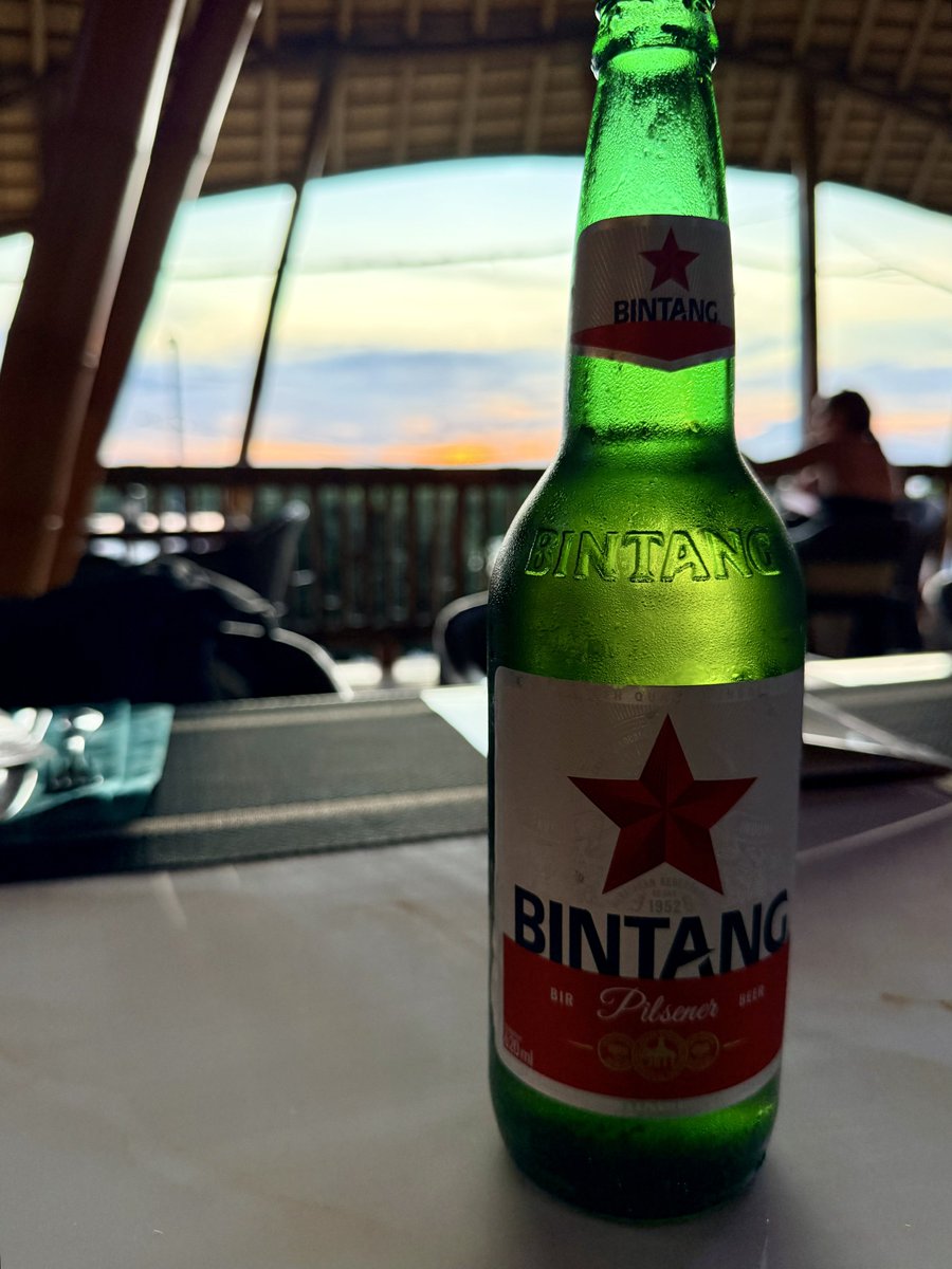 KenchanISGCPA's tweet image. 今日もお疲れ様でした。

とても貴重な体験がたくさんできました。
明日帰国の途につきます。

#ロンボク島 #視察中 #沖縄離島の会計士
#企業公式がお疲れ様を言い合う