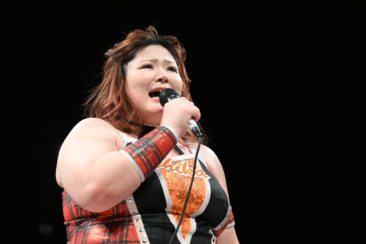 初のタイトルマッチ決まりました。

ZONESさんがベルト奪われるのを傍で見て
悔しくて次期挑戦者に指名され強くなりたい
一心でソイさんに勝てました。

マイクでは感情が溢れ過ぎて
涙でぼろぼろでしたが改めて。

キャリアも浅くEvoで一番後輩ですが
私が最強という事を証明します。

 #Evo_pw