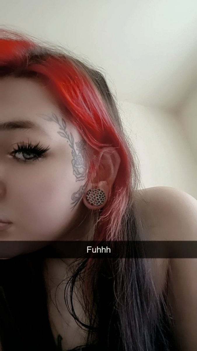 scum_void's tweet image. ☽•💔•☾
#tattoos #piercings #stretchedears #gauges #facetattoos #redhair #red #rosetattoo #vinetattoo