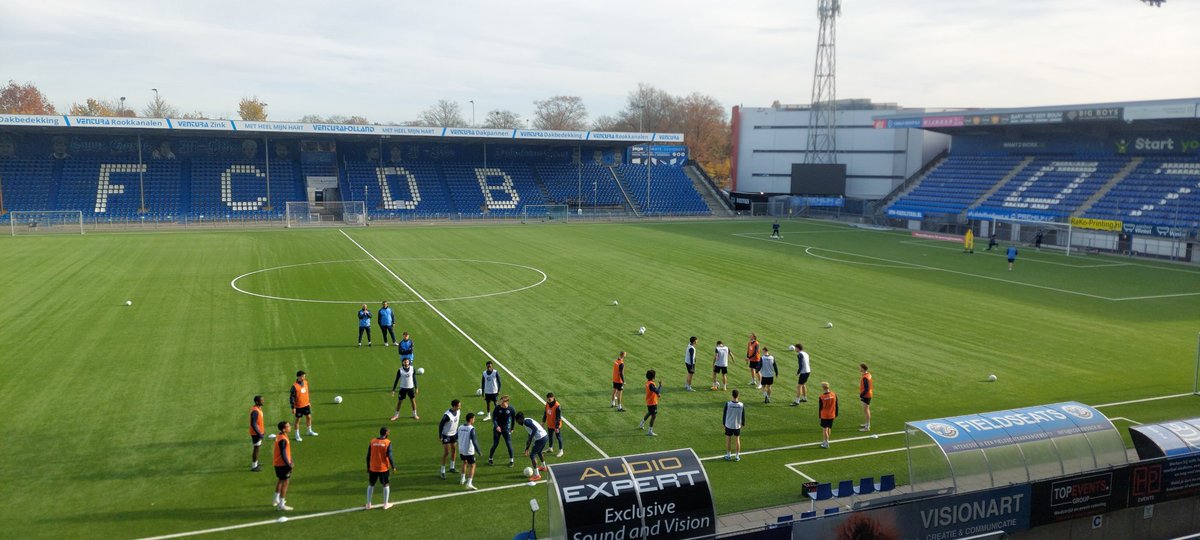 FC Den Bosch bereidt zich - met Danny Verbeek - voor op de uitwedstrijd bij FC Eindhoven. #eindbo <a href="/mijnfcdenbosch/">FC Den Bosch</a>