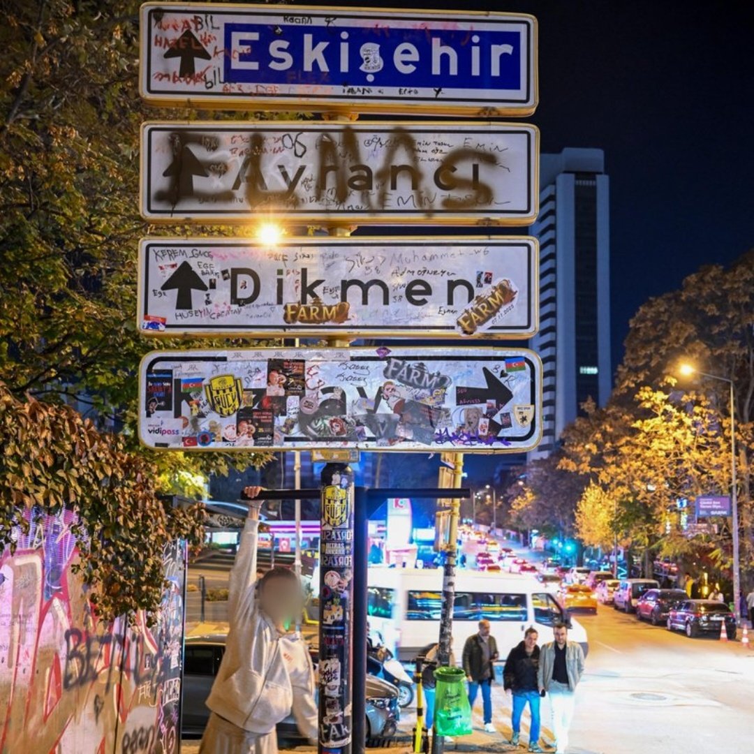 Haber's tweet photo. Ankara'da viral olan tabelanın son hali: https://t.co/9GeXZheKIj