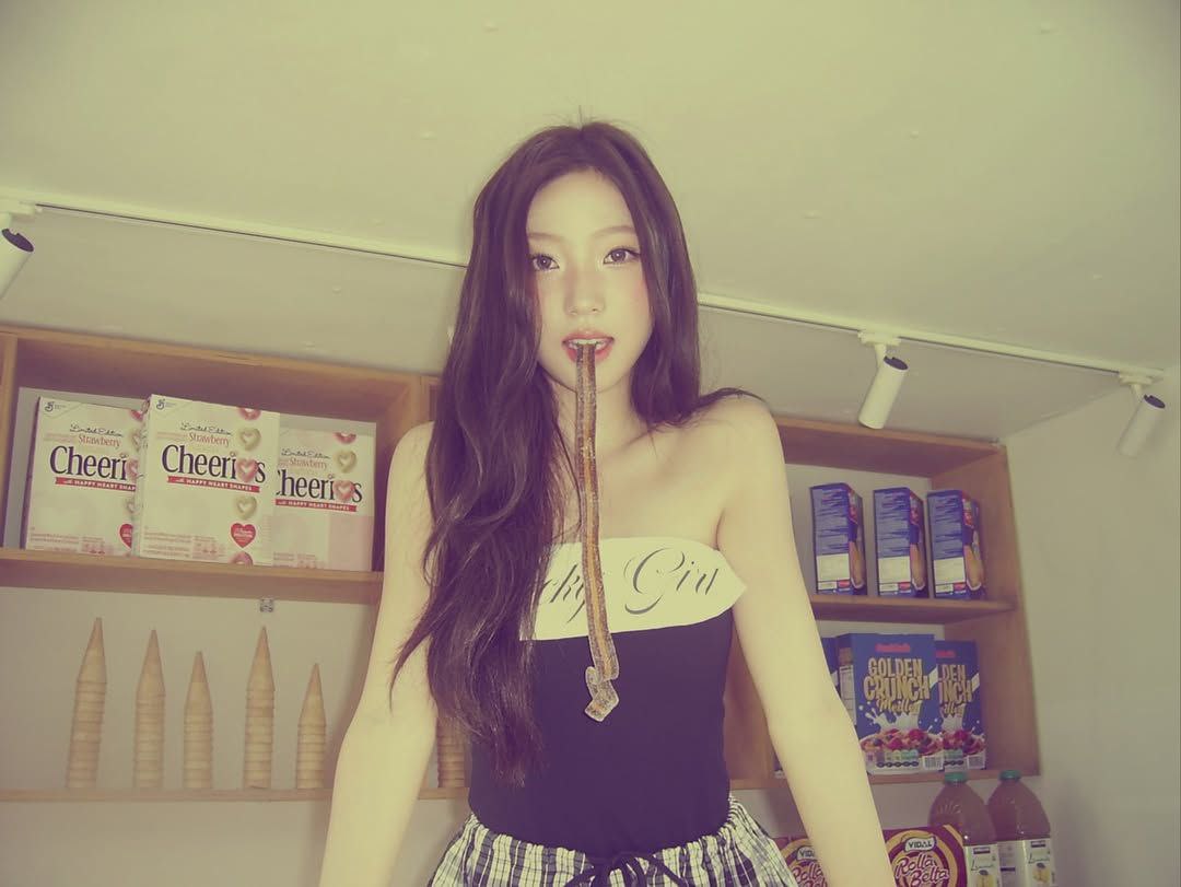 stella pics tweet media